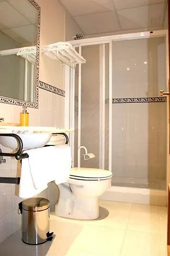 Daire Apartamentos Maria Del Carmen Torremolinos
